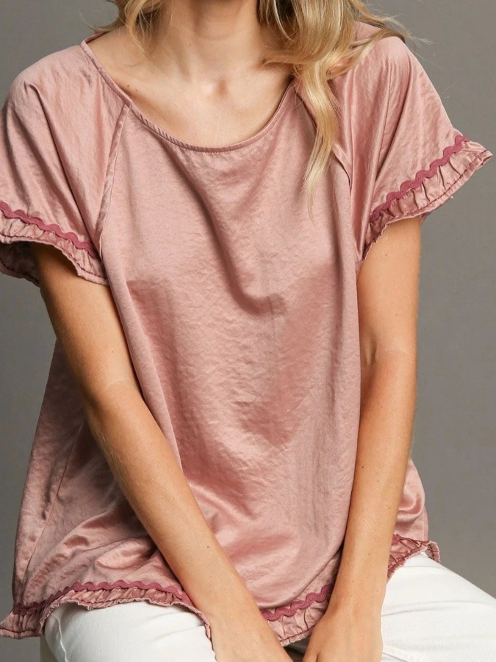 UMGEE NWT SIZE M. Dusty Rose Ruffle Trim Short Sleeve Top